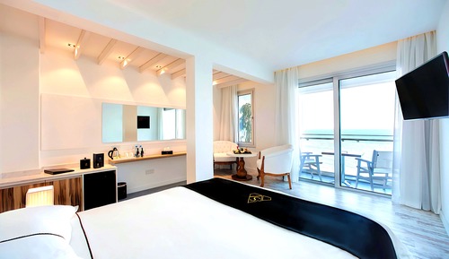 Habitación doble superior, balcón, vistas al mar