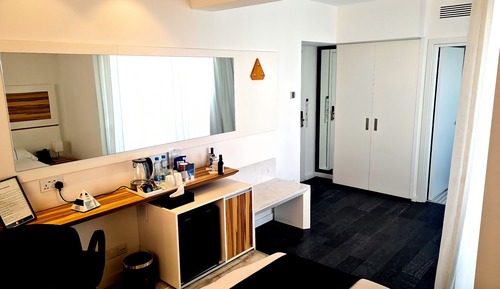 Habitación clásica con 2 camas individuales, balcón, vistas a la ciudad