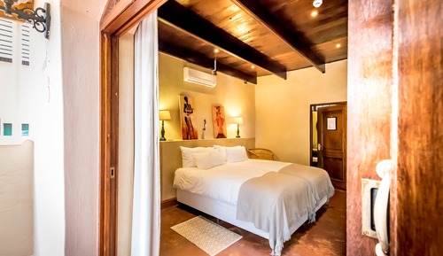 Habitación de lujo (at the Barnyard)