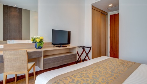 Sky Pool Suite