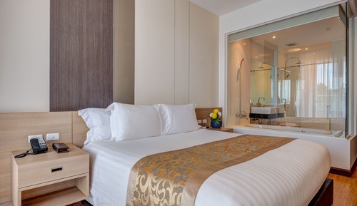 Deluxe Suite