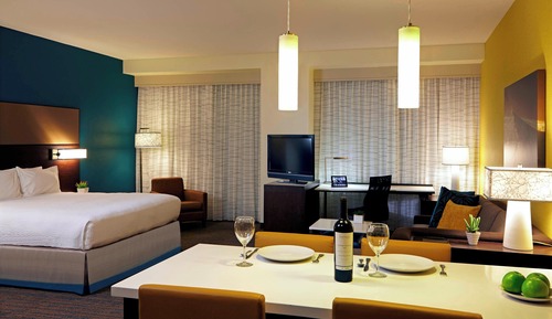 Estudio, 1 cama de matrimonio grande con sofá cama (Mobility/Hearing Access, Roll-In Shwr)