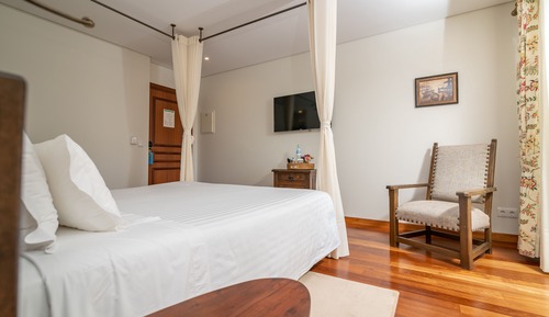 Habitación doble, vistas a la montaña (Spa Access)