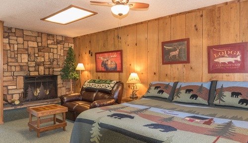 Lodge Room with Wood Fireplace - Lodge 111