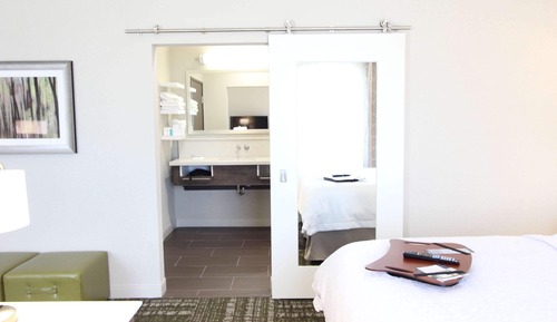 Estudio, 1 cama de matrimonio grande, frigorífico y microondas