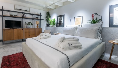 Suite 9 - Old Theatre Suite