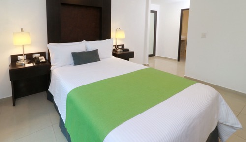 Habitación estándar, 2 camas dobles, no fumadores