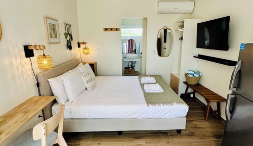 Estudio Deluxe, 1 cama de matrimonio, piscina privada, vistas a la piscina