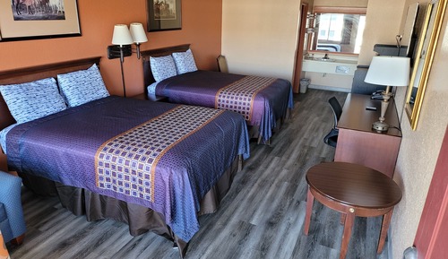 Habitación estándar, 2 camas de matrimonio, frigorífico y microondas