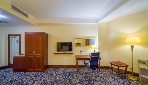 Deluxe Room, 1 King Bed, Non Smoking
