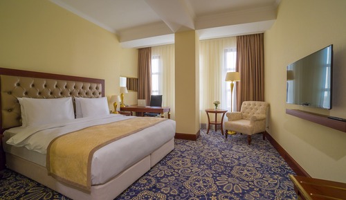 Executive Suite, 1 King Bed, Non Smoking