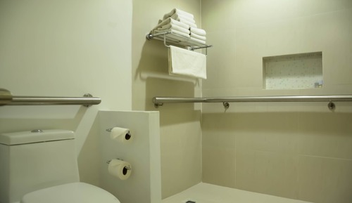 Habitación estándar, 2 camas de matrimonio, accesible para personas con discapacidad