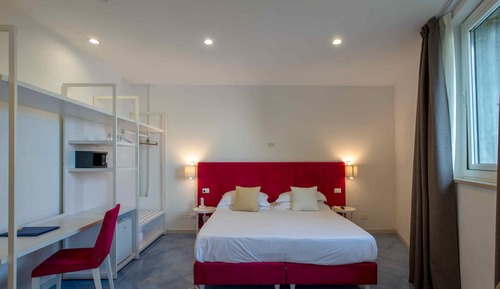 Habitación clásica doble, 1 cama de matrimonio, vistas al mar (accessibile solo tramite scale)