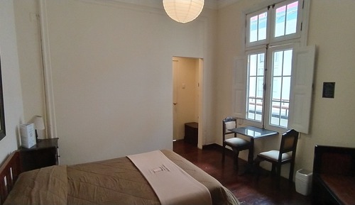 Habitación triple clásica, varias camas, baño privado