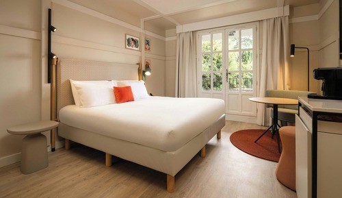 Habitación superior, 2 camas individuales, balcón, vistas al jardín