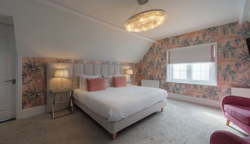 Superior King Room with Shower