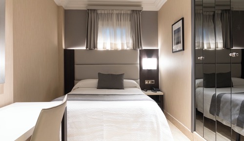 Basic Single Room Interior