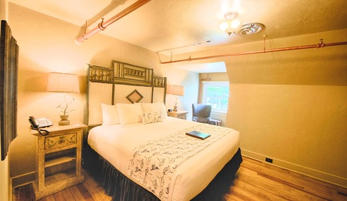Suite (Rhododendron Lodge)