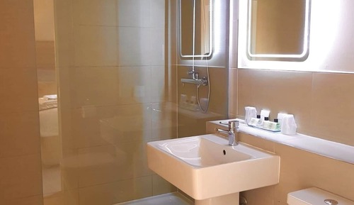 Habitación superior con 1 cama doble o 2 individuales