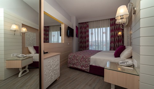 Habitación familiar con 1 cama doble o 2 individuales