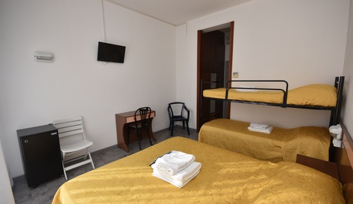 Habitación cuádruple estándar