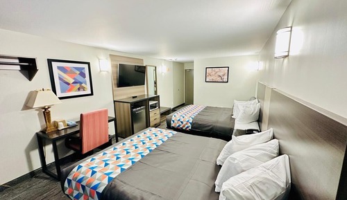 Habitación superior (2 Queen Beds, 2nd Floor)