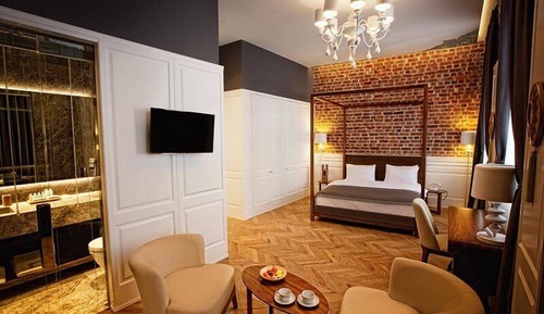 Suite, 1 cama de matrimonio grande con sofá cama
