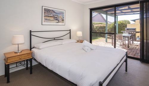 Cottage 2 - Captains, 2 Queen beds, 2 Twin Single Beds