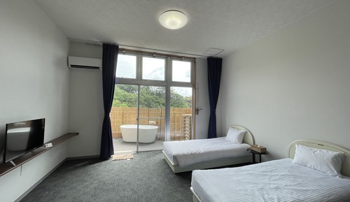 Habitación (Western style, 10 tatami, with shower)