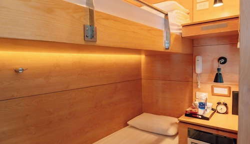 Habitación básica con 2 camas individuales