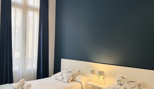 Habitación con 2 camas individuales