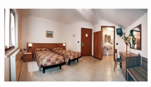 Habitación estándar con 1 cama doble o 2 individuales