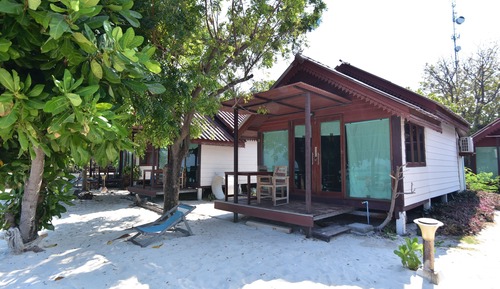 Bungalow, vistas a la playa (Sea Front Bungalow)