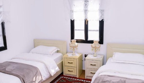 Habitación Confort con 1 cama doble o 2 individuales