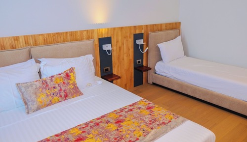 Habitación triple Deluxe, balcón, vistas al mar
