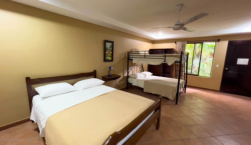 Habitación cuádruple estándar