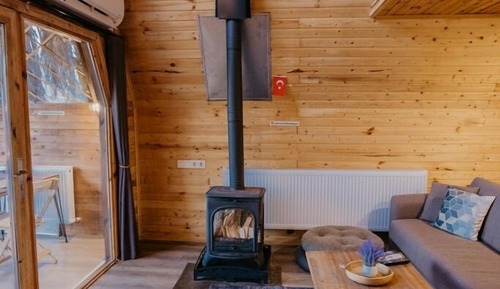 Casa romántica en un árbol, 1 cama doble