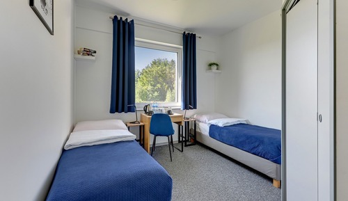 Habitación estándar con 1 cama doble o 2 individuales