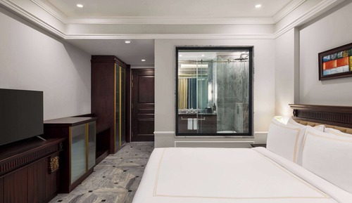 Suite ejecutiva, vistas a la piscina