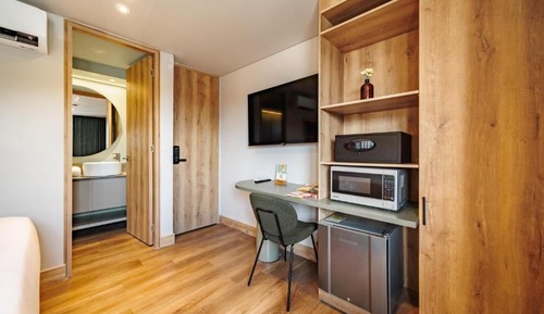 Habitación superior, 1 cama de matrimonio, balcón