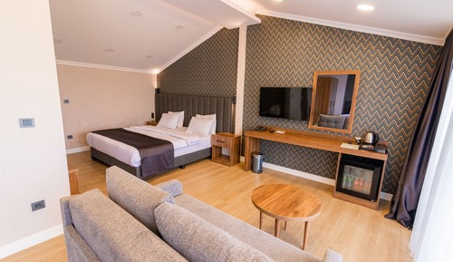 Habitación cuádruple Royal, fumadores, vistas a la ciudad