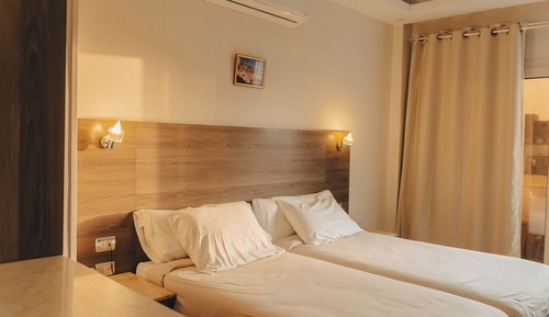Habitación Deluxe con 1 cama doble o 2 individuales, 1 habitación, balcón, vistas al desierto