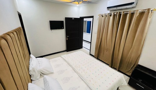 Habitación básica con 2 camas individuales