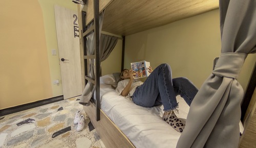 Dormitorio compartido de diseño