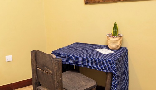 Habitación básica con 2 camas individuales