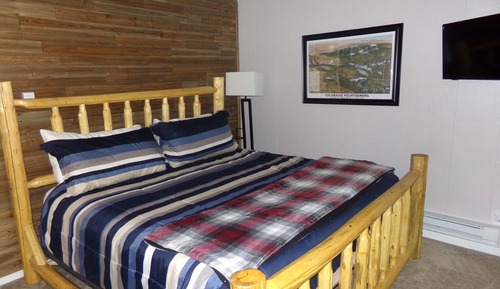 Apartamento, 1 cama de matrimonio grande con sofá cama (Wild Irishman 2 bed 2 bath retreat WI)