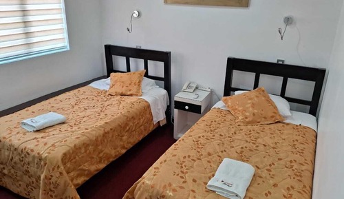 Habitación con 2 camas individuales