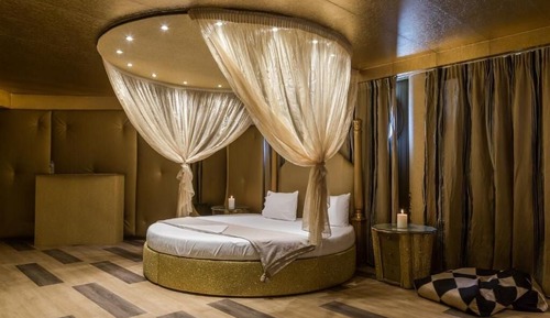 Suite de lujo, bañera de hidromasaje