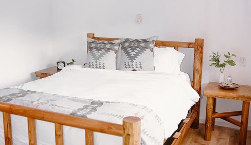 Habitación estándar doble, 1 cama de matrimonio, no fumadores, baño compartido