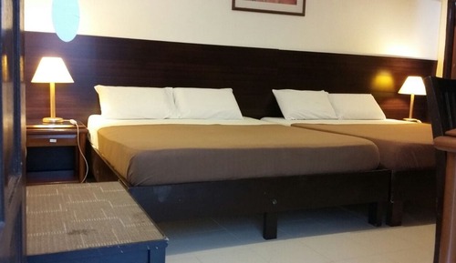 Habitación superior (AC With Quad Sharing)